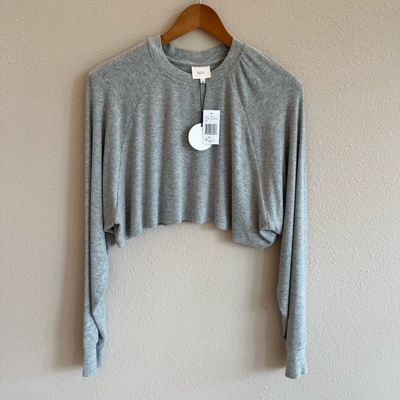 Nia Long Sleeve Batwing Midriff Crop Top in Heather Grey - Picture 2 of 10